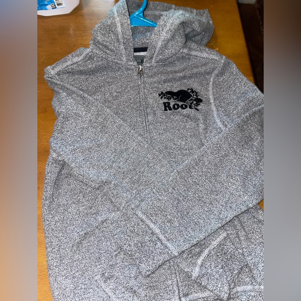 Roots sweatshirt